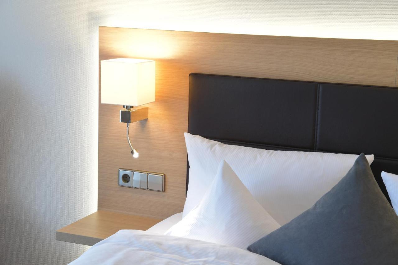 Hotel Krone Niefern-Öschelbronn Kültér fotó