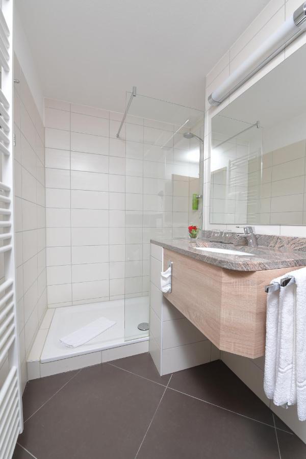 Hotel Krone Niefern-Öschelbronn Kültér fotó