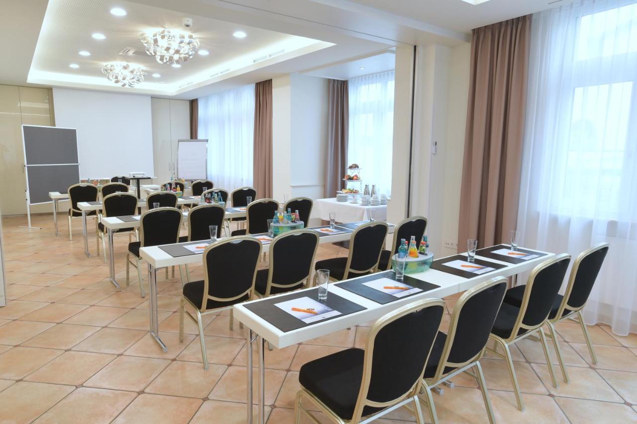 Hotel Krone Niefern-Öschelbronn Kültér fotó