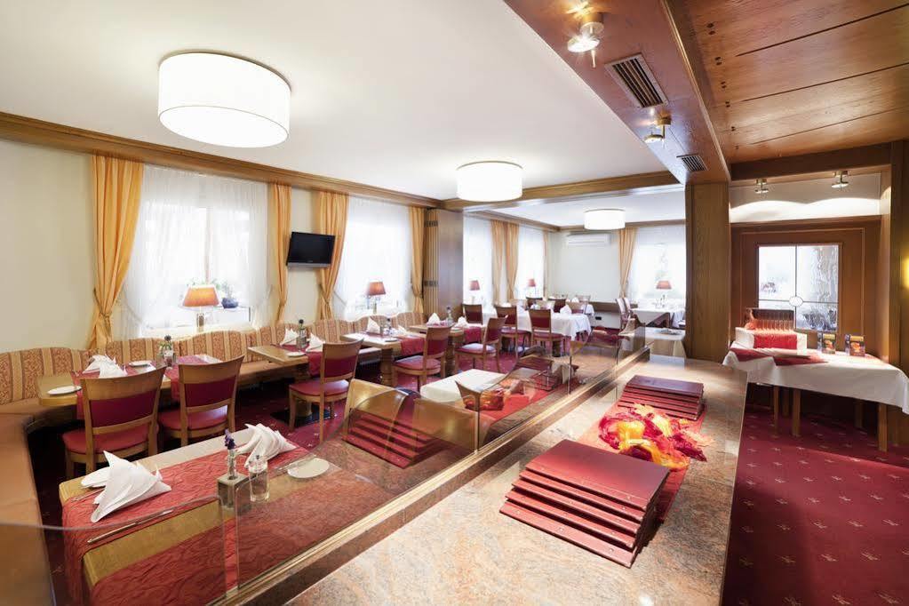 Hotel Krone Niefern-Öschelbronn Kültér fotó
