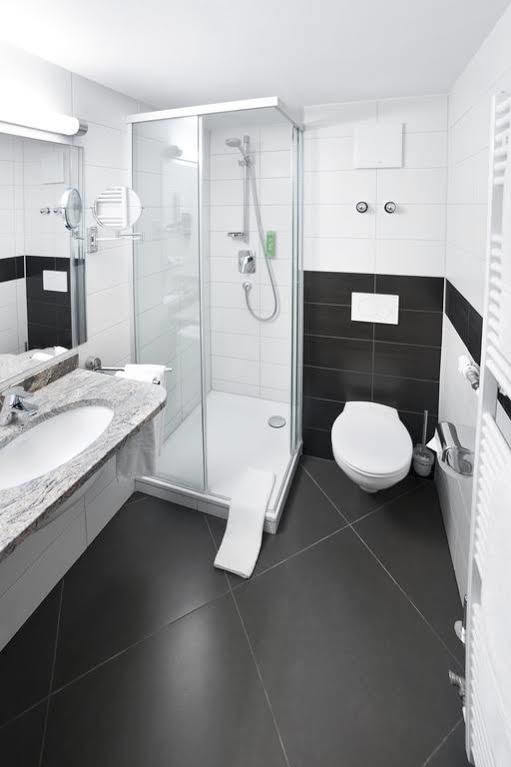 Hotel Krone Niefern-Öschelbronn Kültér fotó